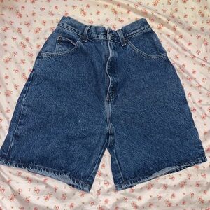 ☆ Lee 1889 high waisted jean shorts 100% cotton.